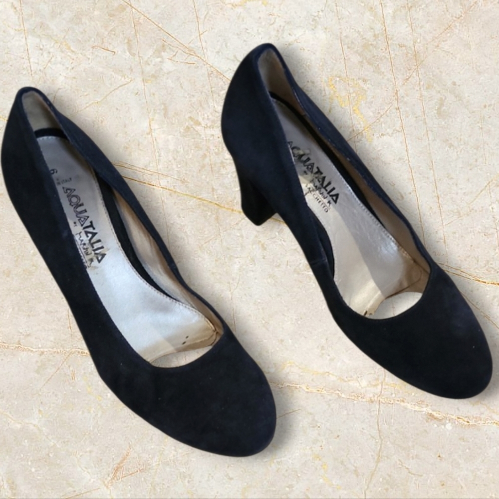 Aquatalia Navy Suede Mid Block Heel Pumps